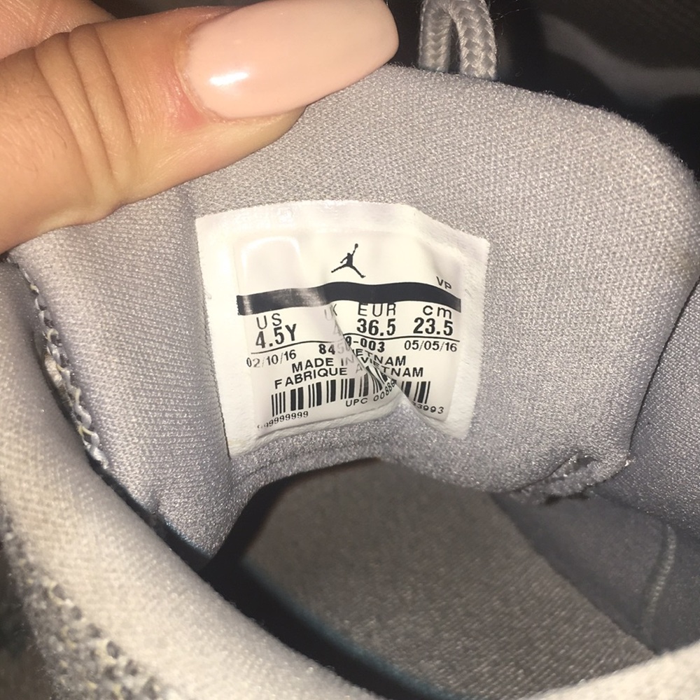 Shoes - Picture 6 of 6